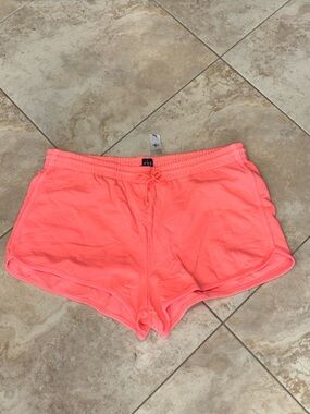 Gap shorts NWT